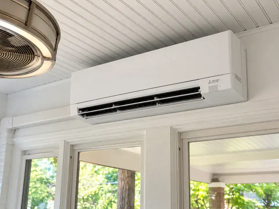 Digitally reconstructed image of a Mitsubishi mini-split wall unit in an Old Town Alexandria sunroom